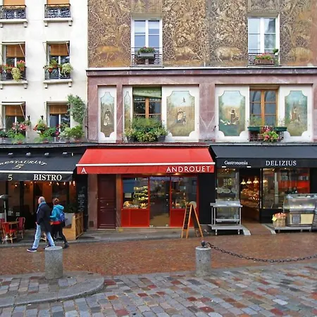 Fully Renovated Historic In Heart Mouffetard * París