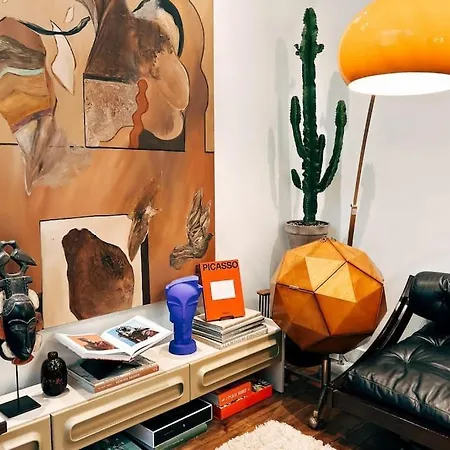 Apartment Authentic Artist's Atelier