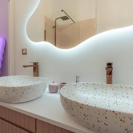 Beautiful Modern Barbie Flat In Διαμέρισμα