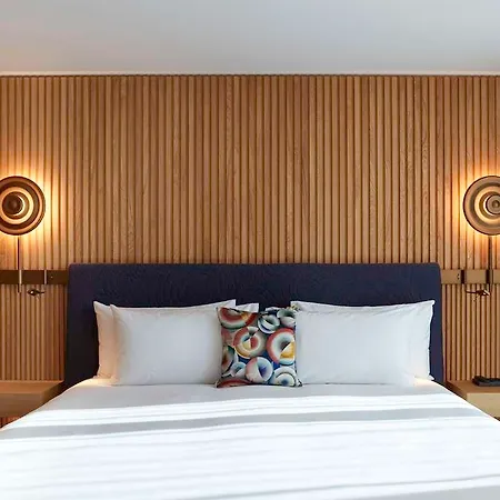 So/ Hotel *