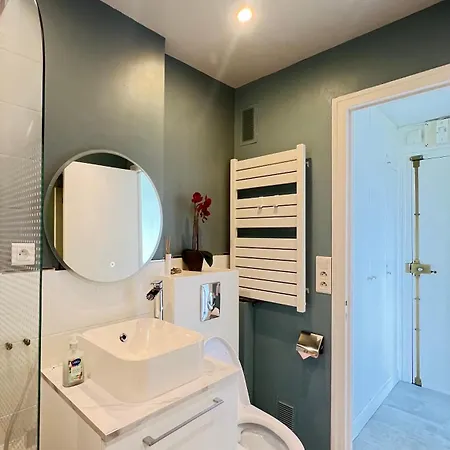 In With View, 15min Direct To Center Apartment