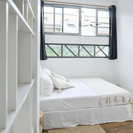 2 Bd Chic Loft, Historic Charm & Modern Amenities Paris