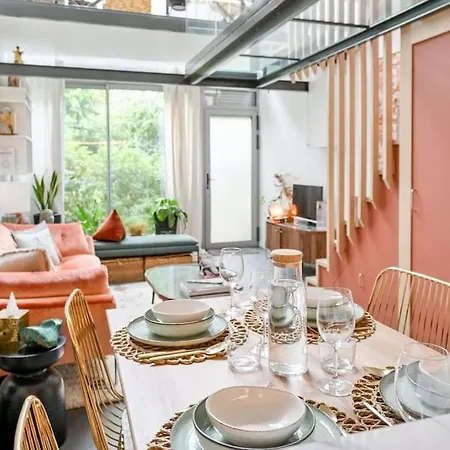 2 Bd Chic Loft, Historic Charm & Modern Amenities Apartment