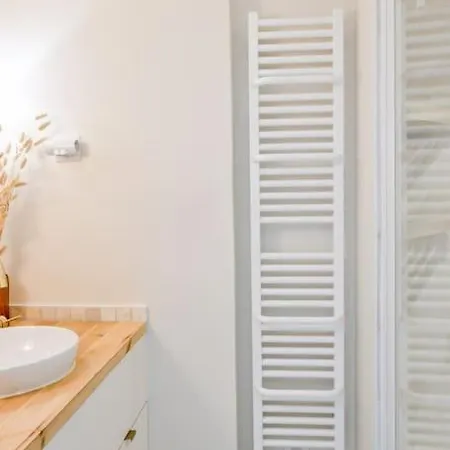 2 Bd Chic Loft, Historic Charm & Modern Amenities Apartment Paris