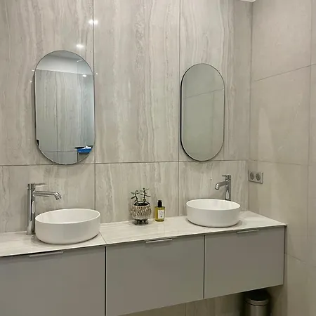 2 Bedroom Stylish Apartment