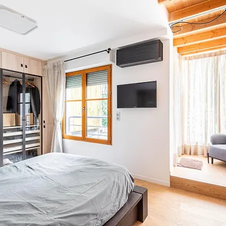 Guestready - Spacieux Apt. Avec Cour Privative *