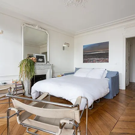 2 Bd Lovely Facing Canal St Martin Sleeps 6 * Paris