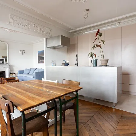 Apartment 2 Bd Lovely Facing Canal St Martin Sleeps 6 Paris