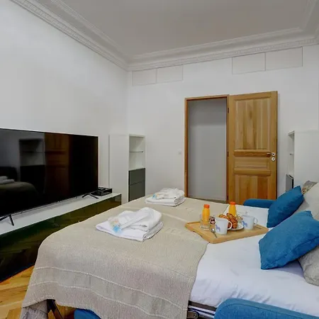 708 Mericourt - Superbe A Apartment *