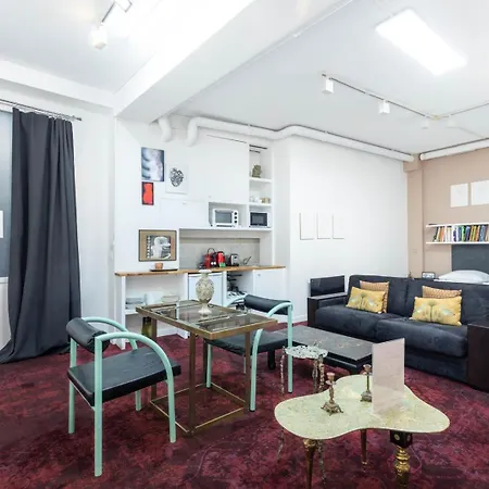 Guestready - Artist Loft With A Vertical Garden * Paris
