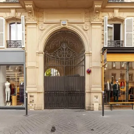 Lejlighed Guestready - Artist Loft With A Vertical Garden Paris