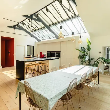 Villa Maison Ensoleillee Avec Jardin Dans Le 16 Arron. Paris