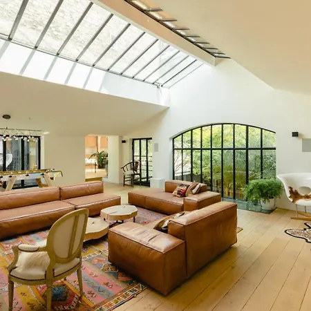 Maison Ensoleillee Avec Jardin Dans Le 16 Arron. Villa *
