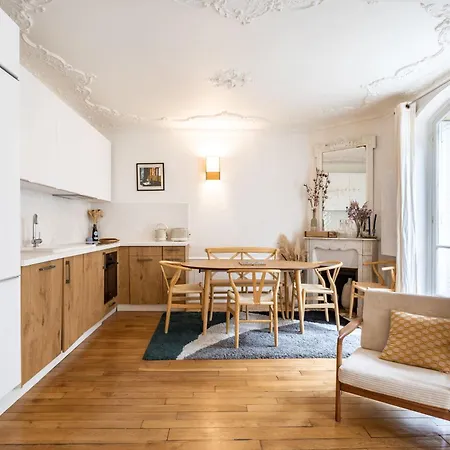 Montmartre // Lovely Flat For ! Paris
