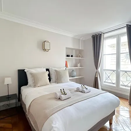 Saint-germain-des-pres Sumptuous Apartment *