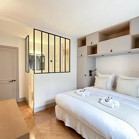 Saint-germain-des-pres Sumptuous Apartment *