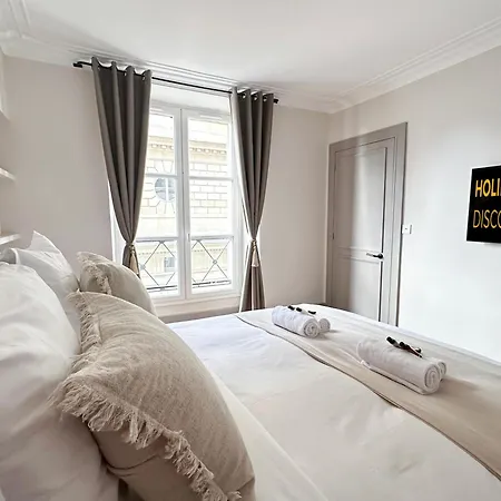 Saint-germain-des-pres Sumptuous Apartment