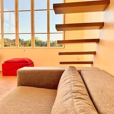Spacious Loft In With Stunning View Paris
