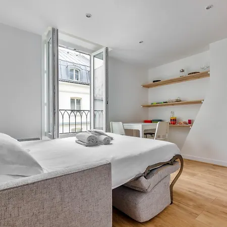 Clery-cosy Au Centre De