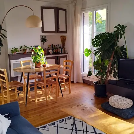 Apartman Spacious Nest Facing Square Maurice Gardette *