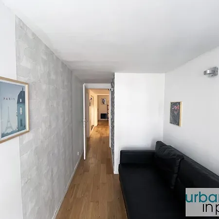Urban Flat 89 - Charming 3 Bedroom Flat In *