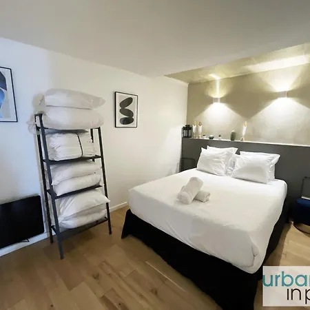 Urban Flat 89 - Charming 3 Bedroom Flat In Apartment