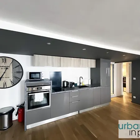 Urban Flat 89 - Charming 3 Bedroom Flat In Apartment Paris