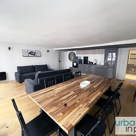 Urban Flat 89 - Charming 3 Bedroom Flat In * Paris