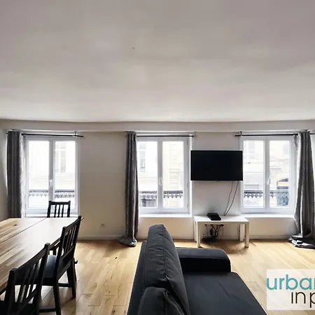 Urban Flat 89 - Charming 3 Bedroom Flat In Apartment *