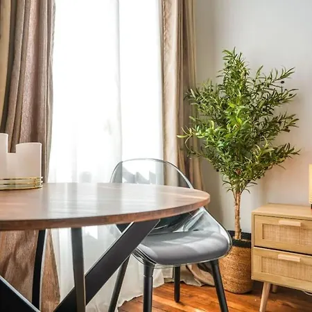 Apartment Tranquil Retreat In The 16th Arrondissement