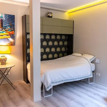 Apartamento Tranquil Garden Studio In The 15th *