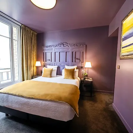 Nicolo - Tour Eiffel Hotel 3*