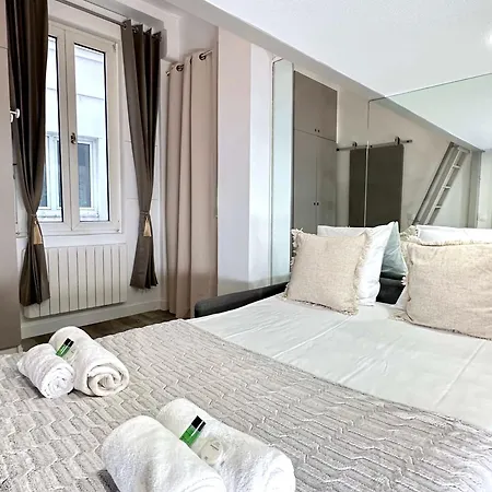 Stylish Studio Steps From Le Marais *