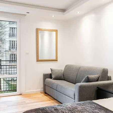 Apartment A French Chic In Victor Hugo