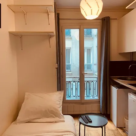 Apartment Anvers Paris