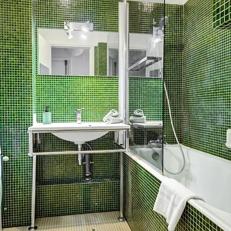 St Germain & Le Bon Marche With Balcony - Cityapartmentstay Lägenhet Paris