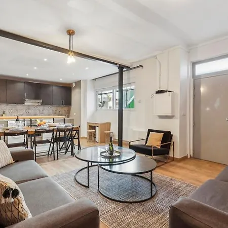 375 Brady - Superbe A Apartment