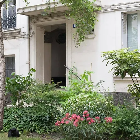 So Cute 55m2 And Quiet With A Courtyard Garden Apartment