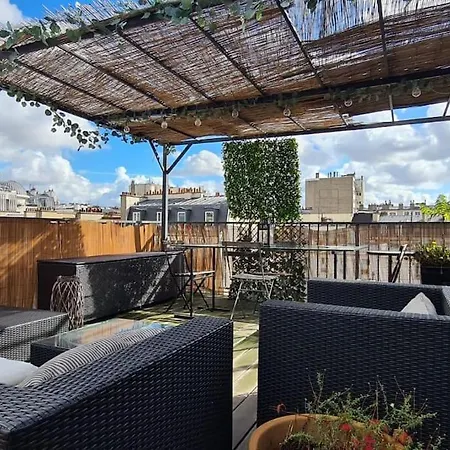 Apartment With Terrace And View Of Sacre Coeur Paris