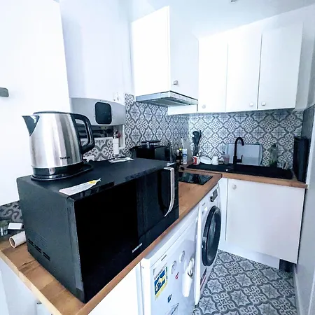Apartment Bright And Peaceful Nest Near Montmartre Paris