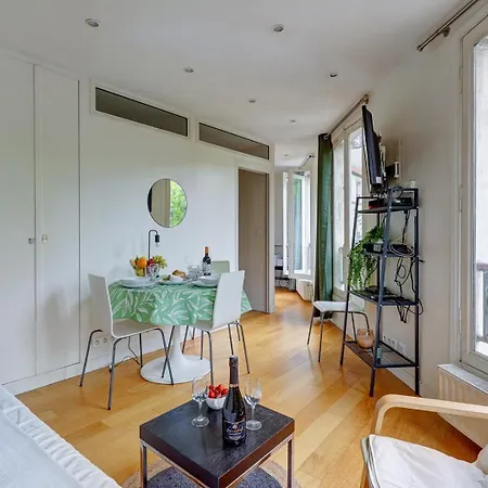 405 Pinel - Superbe A Apartman