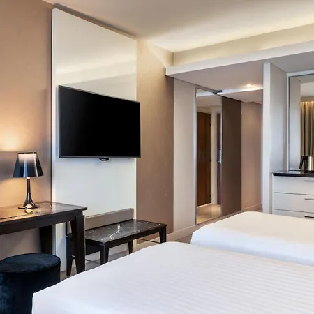 Hotel Ac Porte Maillot By Marriott 4*