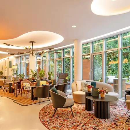 Hotel Renaissance Republique & Paris
