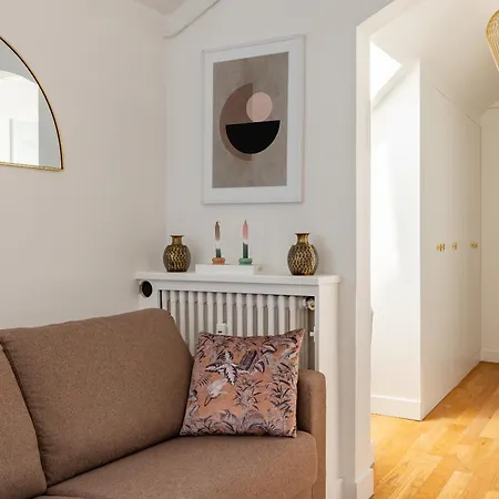 Apartment 75017 Proche Champs Elysees *