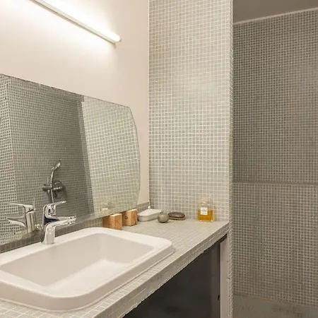 Apartment 20 Eme Rue Des Vignoles Au 6 Eme Ciel Paris