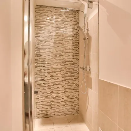 Apartman La Boetie - 8 Párizs