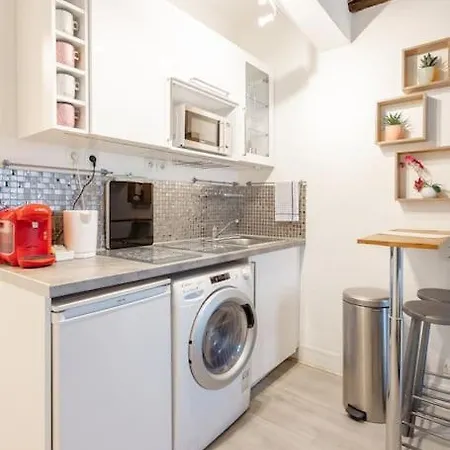Super Flat Arc Of Triumph Apartment *
