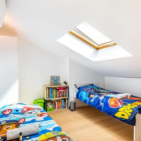 Guestready - Colourful Getaway Near Eiffel Tower