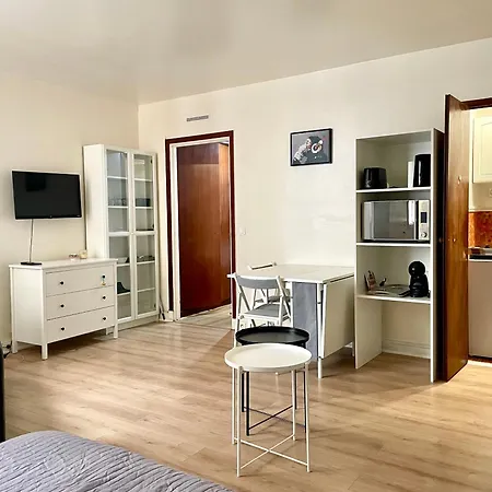 Anthony's Paris