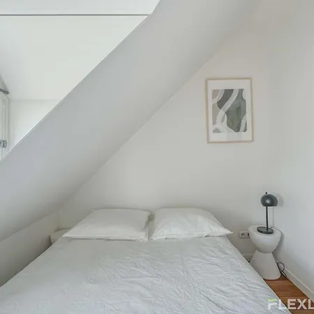 Flexliving - Onebedroom - Malesherbes - Eiffel Tower View Apartment